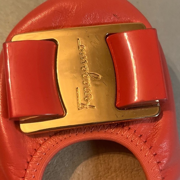 **AMPUTEE ONE SHOE ONLY Salvatore Ferragamo Leather ballet flats LEFT FOOT ONLY - Picture 8 of 10